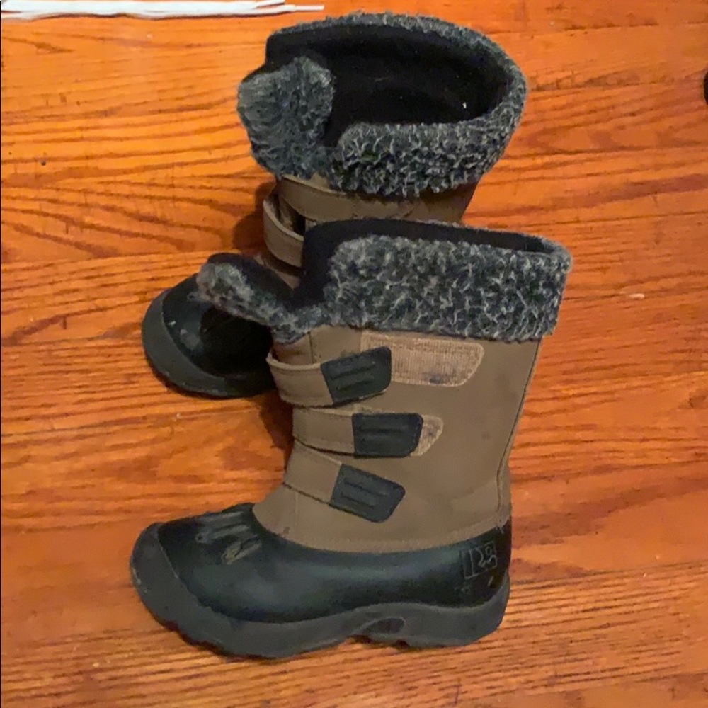 Winter boots (toddler 9)
